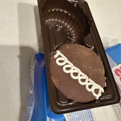 7-Eleven - Hostess cupcake