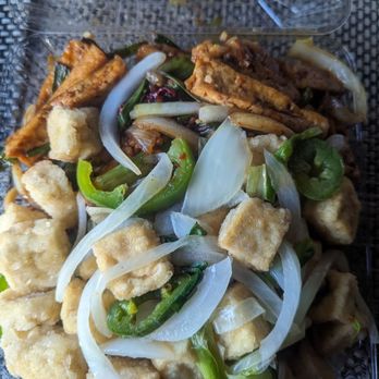 Yummy Restaurant - Salt & Pepper Tofu, Mongolian Tofu, and Vegetable Chow Mein Dinner Combo Plate - Chinese Near Me - Hayward, California