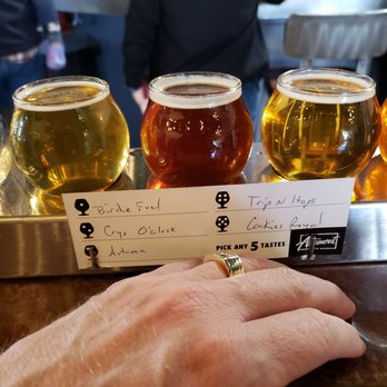 Altamont Beer Works - Beer flight while picking up a 4 pack to go! Great deal on fantastic beers. - Breweries Near Me - Livermore, California