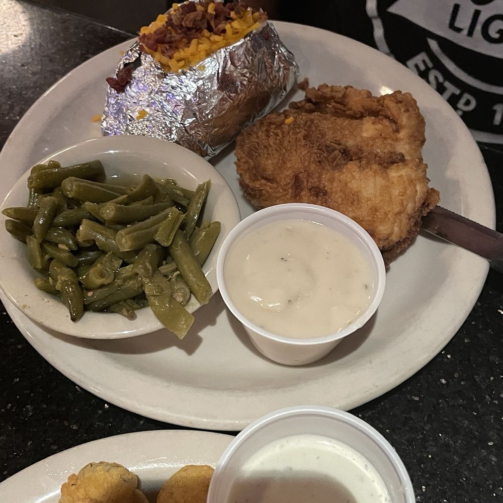 Two Frogs Grill - Fried chicken, loaded potato and green beans - American Near Me - Ardmore, Oklahoma Two Frogs Grill - Fried chicken, loaded potato and green beans - American Near Me - Ardmore, Oklahoma