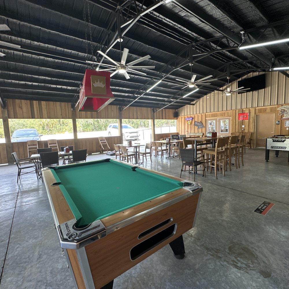 Stoney's Pizza & Wings - Patio - Chicken Wings Near Me - Steinhatchee, Florida Stoney's Pizza & Wings - Patio - Chicken Wings Near Me - Steinhatchee, Florida