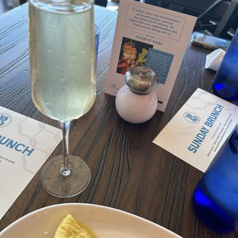 Blackwall Hitch - And my peach mimosa - Seafood Near Me - Alexandria, Virginia Blackwall Hitch - And my peach mimosa - Seafood Near Me - Alexandria, Virginia