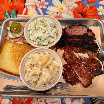 Canyons Barbeque - As you see (zoom in), the Mac n cheese was dried up and the brisket as well. - Barbeque Near Me - Castro Valley, California