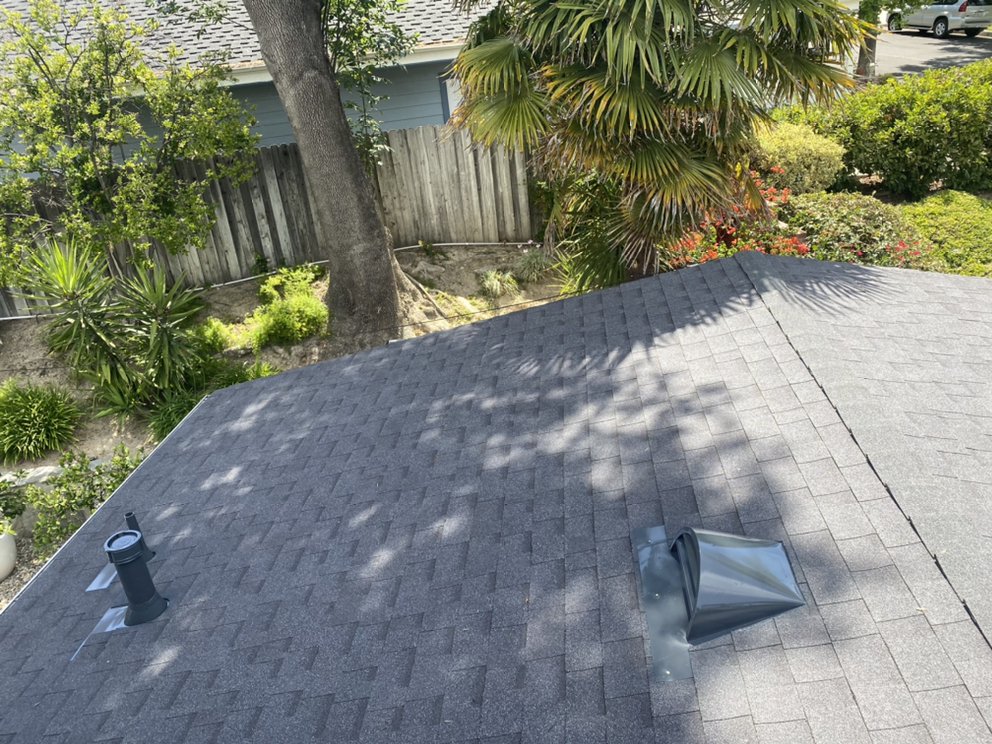 Slide of Jose Cruz's Roofing and Construction