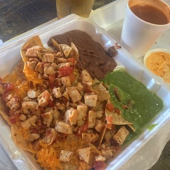 Photo of Al & Bea's Mexican Food - Los Angeles, CA, United States. Chicken nachos