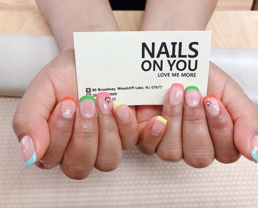 Nails on you Logo
