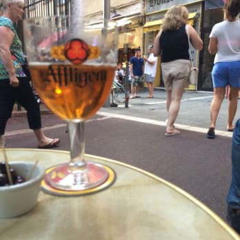 Les Distilleries Idéales - Not a quiet alleyway... - Beer Bar Near Me - Nice, 06