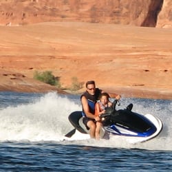 Buzz Off Power Sports - Mike and Aly ripping it up on Lake Powell