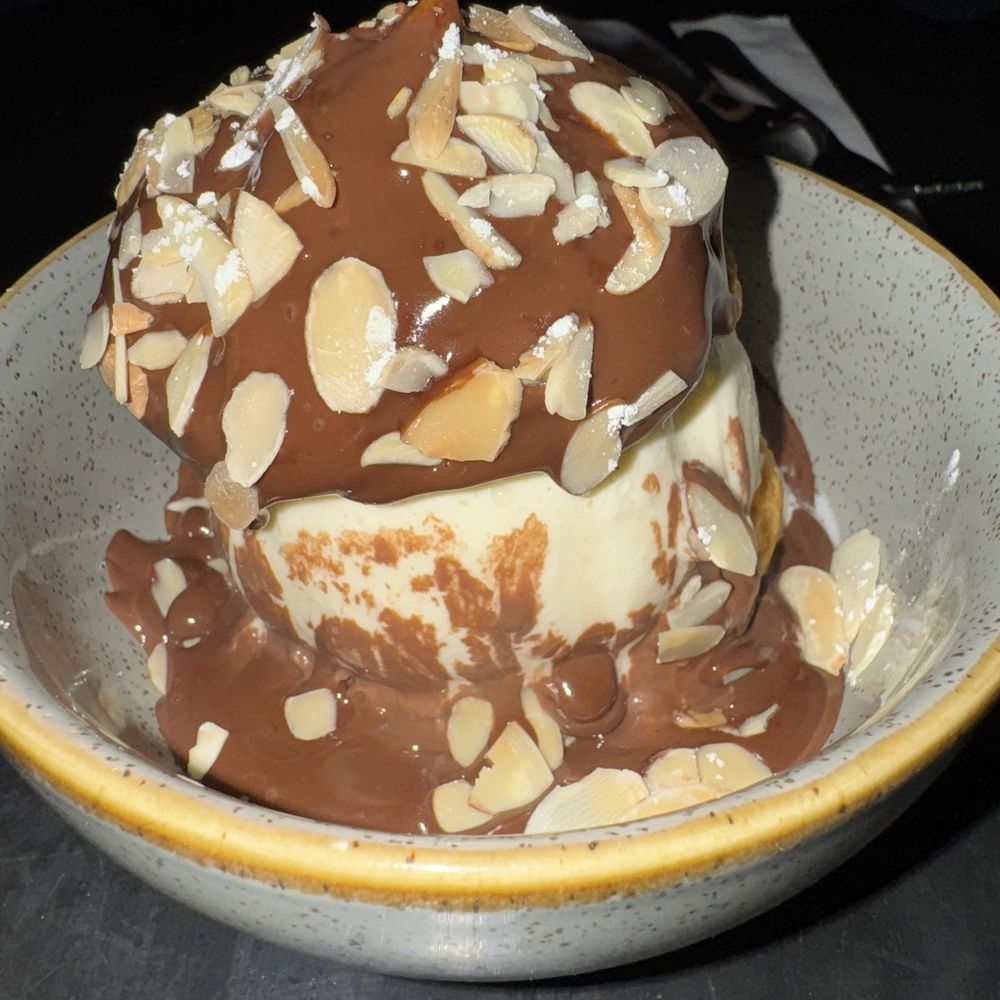 Modavie - Profiterole - French Near Me - Montreal, Quebec Modavie - Profiterole - French Near Me - Montreal, Quebec