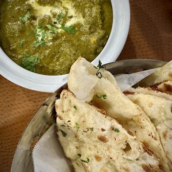 AK Lounge & Grill - Palak Paneer and Naan Bread - Indian Near Me - Pleasanton, California