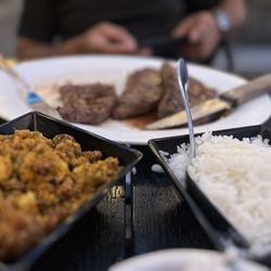 City Rub Smokehouse - Picanha dish with rice and feijão troperiro