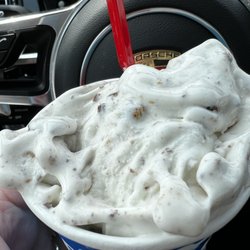 Dairy Queen Store - Mini peanut butter cup blizzard