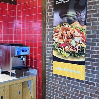 Zaxbys - Fast Food Near Me - Suffolk, Virginia