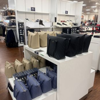 Tommy Hilfiger - Outlet Stores Near Me - Elizabeth, New Jersey Tommy Hilfiger - Outlet Stores Near Me - Elizabeth, New Jersey