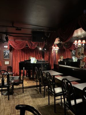 Don't Tell Mama by null