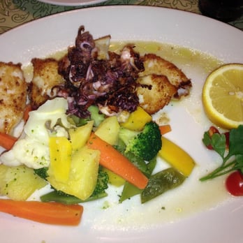 Schäftlarner Einkehr - Calamari alla Griglia - gerillter Baby-Tintenfisch mit Kartoffeln und Gemüse (und Salat) - Italian Near Me - Hohenschäftlarn, BY