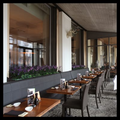 Izumi Sushi Plac Zbawiciela by null