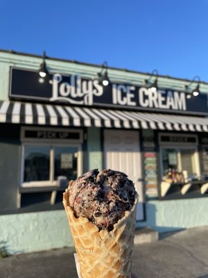 Lolly's Creamery by null