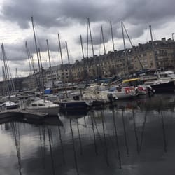 Hôtel Mercure Caen Centre - The harbour opposite the hotel