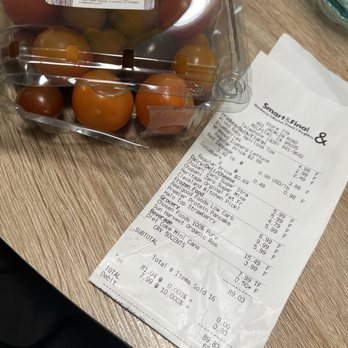 Smart & Final Extra! - Rip tomatoes box for cashier pushing them - Grocery Near Me - Milpitas, California