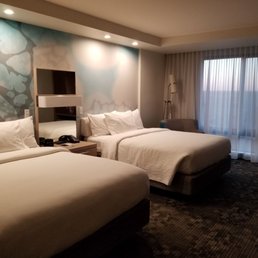 Clean, well design decor makes it soothing and comfy. Clean, well design decor makes it soothing and comfy.