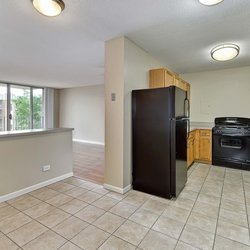 2200 Grace Apartment Homes by AIMCO Property Management - Spacious kitchen with plenty of counter space
