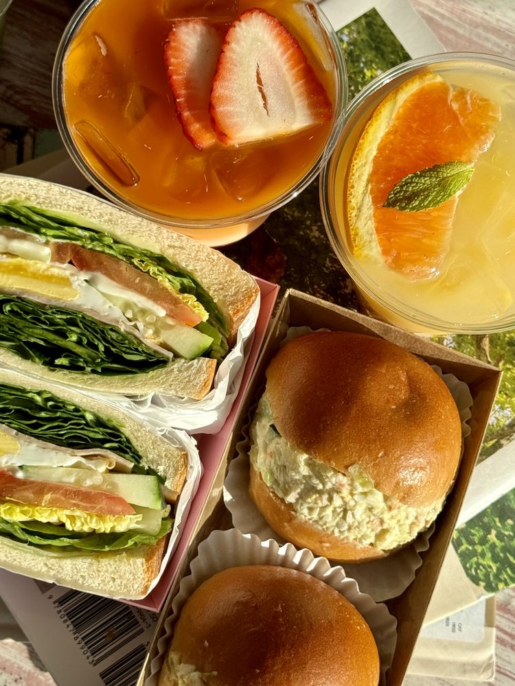 Coin De Rue Bakery & Cafe