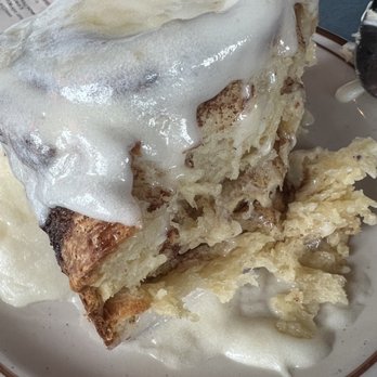 Denver Biscuit Co. - Broadway - Biscuit Cinnamon roll - Breakfast & Brunch Near Me - Denver, Colorado