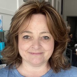 D'Anthony Salon Spa - Haircut and style with Diane