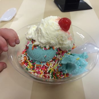 Graeter's Ice Cream - Kids Carnival Sundae - cotton candy ice cream - Ice Cream & Frozen Yogurt Near Me - Louisville, Kentucky