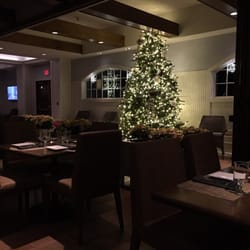 Woodnotes Grille - Beautiful holiday decorations at Woodnotes Inn