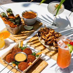 The Montrose Country Club - Appetizers and Cocktails