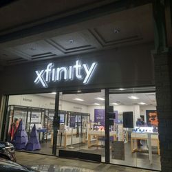 Xfinity Store by Comcast Dealer - Entrance