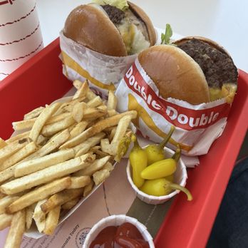 In-N-Out Burger - Cheeseburger & doubledouble burger - Burgers Near Me - Katy, Texas In-N-Out Burger - Cheeseburger & doubledouble burger - Burgers Near Me - Katy, Texas
