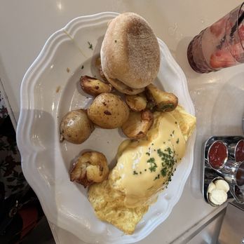 Alexxa's - Snow Crab Omelette - Breakfast & Brunch Near Me - Las Vegas, Nevada