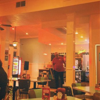 Hunky's Hamburgers - ambience - Burgers Near Me - Dallas, Texas