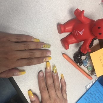 ABC Nails - october 25, 2 nails already gone - Nail Salons Near Me - Albuquerque, New Mexico