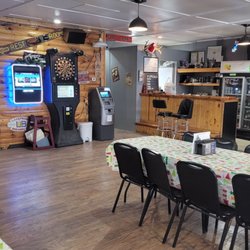 R Bar-N-Grill - Inside