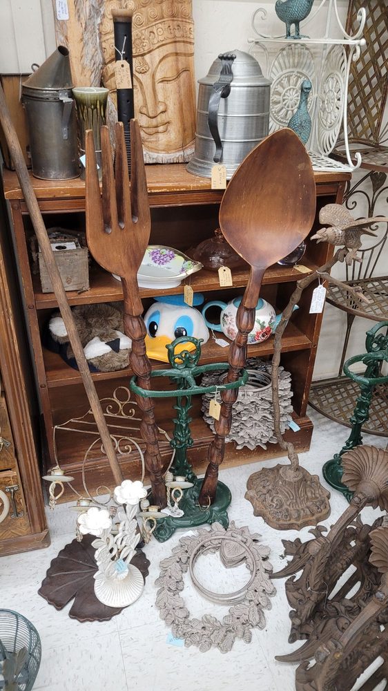 Ferry Street Antique Mall Image