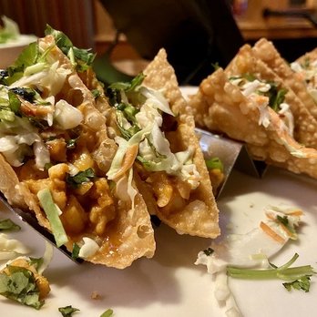 Applebee's Grill + Bar - Wonton tacos on appetizer menu - American Near Me - Vancouver, Washington