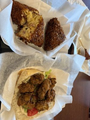 Cajun Kates by null