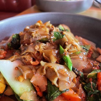 Prai Kitchen - Pad C U - Salad Near Me - West Hartford, Connecticut