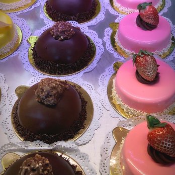 Baklovah Bakery - Desserts Near Me - San Antonio, Texas