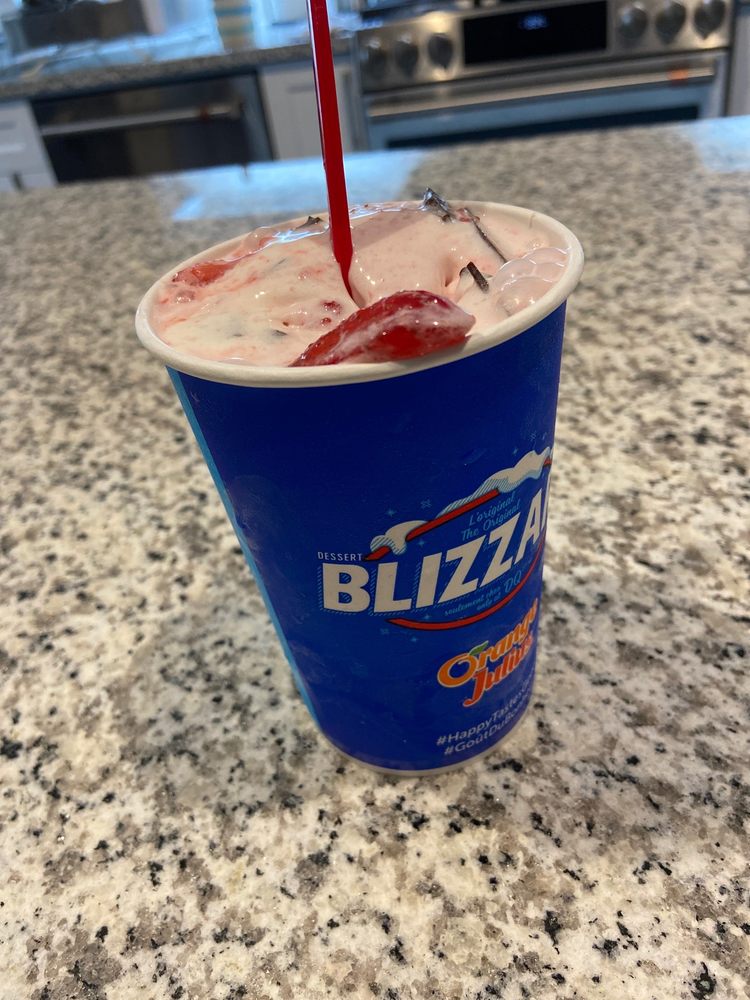 Dairy Queen Grill & Chill Logo
