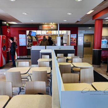 Wendy's - Interior - Burgers Near Me - Oakville, Ontario Wendy's - Interior - Burgers Near Me - Oakville, Ontario