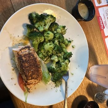 Applebee's Grill + Bar - Blackened Cajun Salmon with Steamed Broccoli - Sports Bars Near Me - Reynoldsburg, Ohio Applebee's Grill + Bar - Blackened Cajun Salmon with Steamed Broccoli - Sports Bars Near Me - Reynoldsburg, Ohio