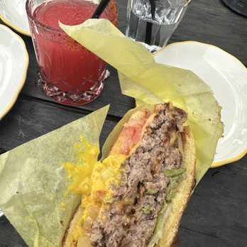 La Lucha - Cheeseburger - Seafood Near Me - Houston, Texas La Lucha - Cheeseburger - Seafood Near Me - Houston, Texas