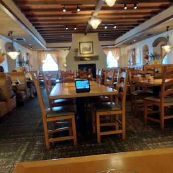 Olive Garden Italian Restaurant - Dining room at 1pm - Italian Near Me - Arden, North Carolina Olive Garden Italian Restaurant - Dining room at 1pm - Italian Near Me - Arden, North Carolina