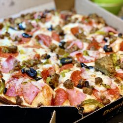 Domino's Pizza - Med Pan Extravaganzza