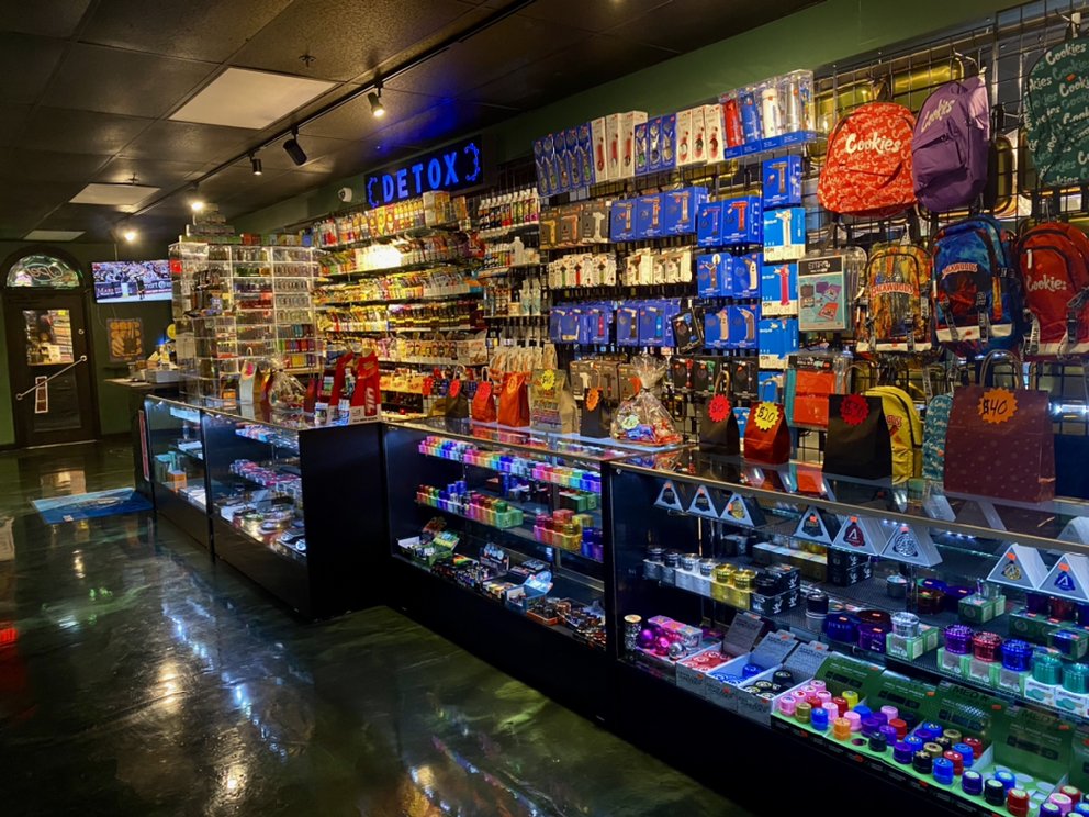 GLASS GARDENS Updated October 2024 27 Photos 700 S Main St